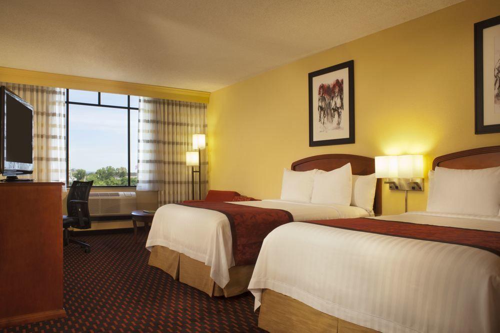 Courtyard Louisville Airport Экстерьер фото