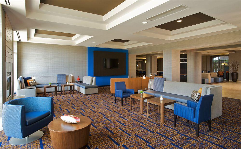 Courtyard Louisville Airport Экстерьер фото