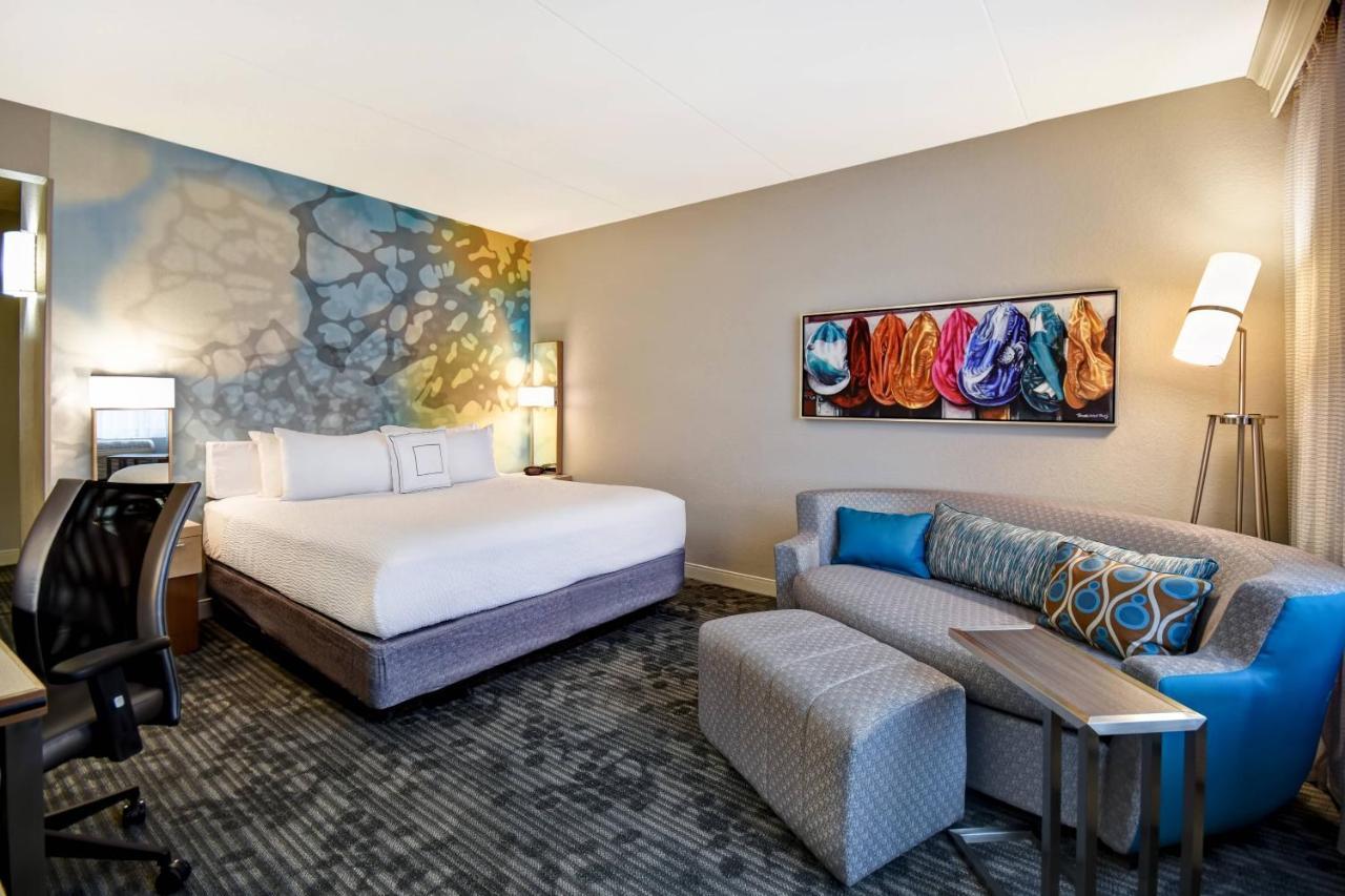 Courtyard Louisville Airport Экстерьер фото