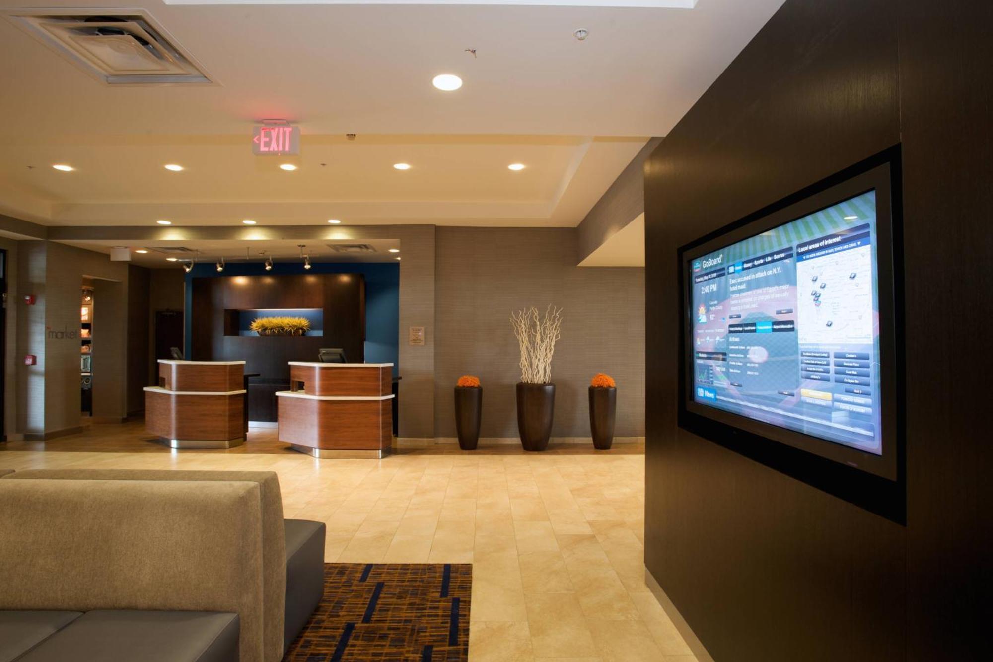 Courtyard Louisville Airport Экстерьер фото